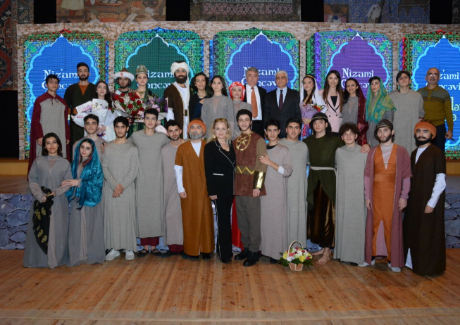 Heydər Əliyev Sarayında Nizami Gəncəvinin 880 illiyi ilə əlaqədar “Beş qapı” tamaşası təqdim olunub
