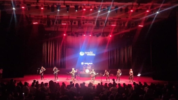Heydər Əliyev Sarayında əfsanəvi rok hitlərdən ibarət konsert.