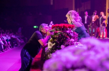 Xalq artisti Brilliant Dadaşova Heydər Əliyev Sarayında "Ürəklə Sizinlə" adlı konsert proqramı ilə çıxış edib.