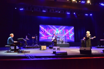 Mayın 25-də Heydər Əliyev Sarayında Böyük Britaniyanın ən məşhur “Imagination” və “Shakatak” qrupları geniş konsert proqramı ilə çıxış etmişdir