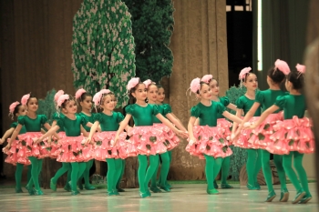 Heydər Əliyev Sarayı Novruz bayramı münasibətilə uşaqları maraqlı, musiqili, interaktiv və əyləncəli proqram ilə sevindirib.