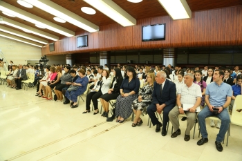 Heydər Əliyev Sarayında “Tarix yazan imza” adlı xeyriyyə tədbiri