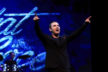 Sentyabrın 22-də Heydər Əliyev Sarayında Türkiyənin sevilən müğənnisi Ferhat Göçerin konserti baş tutub