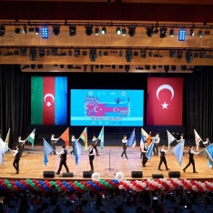 Oktyabrın 28-da Heydər Əliyev Sarayında Bakı Türk Təhsil Qurumlarının iştirakı ilə Cumhuriyətin 100 ili bayramı möhtəşəm tədbir proqramı ilə keçirilmişdir.