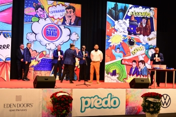 Planet Parni iz Baku KVN teatrının təqdimatında "Bizim Gülüş Müəllim" adlı yeni konsert proqramı
