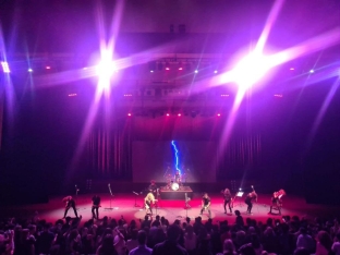 Heydər Əliyev Sarayında əfsanəvi rok hitlərdən ibarət konsert.