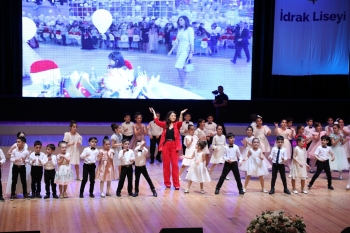 Heydər Əliyev Sarayında “Tarix yazan imza” adlı xeyriyyə tədbiri