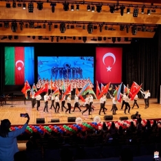Oktyabrın 28-da Heydər Əliyev Sarayında Bakı Türk Təhsil Qurumlarının iştirakı ilə Cumhuriyətin 100 ili bayramı möhtəşəm tədbir proqramı ilə keçirilmişdir.