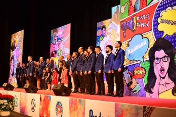 Planet Parni iz Baku KVN teatrının təqdimatında "Bizim Gülüş Müəllim" adlı yeni konsert proqramı