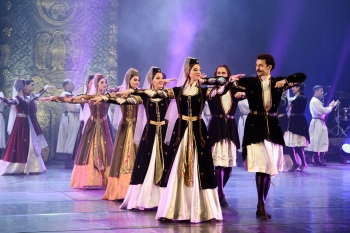 Gürcüstanın “Erisioni” ansamblı Heydər Əliyev Sarayında çıxış edib