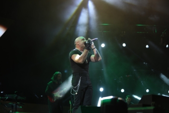 Yeni ilin ilk solo konsertində Miri Yusif sevənlərinin qarşısına çıxdı.