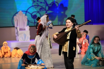 Heydər Əliyev Sarayı Novruz bayramı münasibətilə uşaqları maraqlı, musiqili, interaktiv və əyləncəli proqram ilə sevindirib.