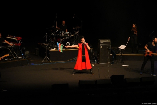 Türkiyəli məşhur müğənni Kıraç Heydər Əliyev Sarayında konsert proqramı ilə çıxış edib.
