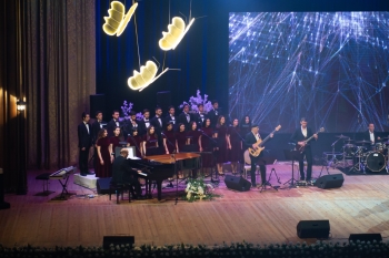 Azər Zeynalovun "Bir son bahar" adlı solo konserti keçirilib