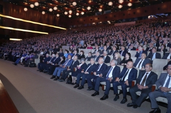 Bakıda Heydər Əliyevin anadan olmasının 100 illiyinə həsr edilmiş Azərbaycandan kənarda təhsil almış mütəxəssislərin toplantısı keçirilib