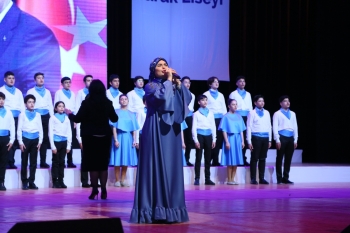 Heydər Əliyev Sarayında “Tarix yazan imza” adlı xeyriyyə tədbiri