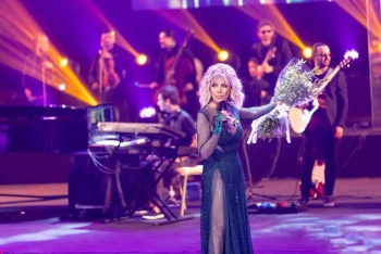 Xalq artisti Brilliant Dadaşova Heydər Əliyev Sarayında "Ürəklə Sizinlə" adlı konsert proqramı ilə çıxış edib.
