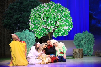 Heydər Əliyev Sarayı Novruz bayramı münasibətilə uşaqları maraqlı, musiqili, interaktiv və əyləncəli proqram ilə sevindirib.
