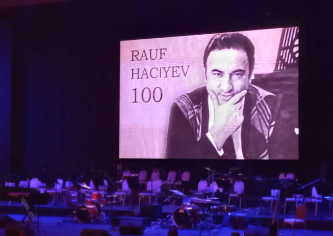 Heydər Əliyev Sarayında görkəmli Azərbaycan bəstəkarı, Xalq artisti Rauf Hacıyevin 100 illiyi münasibətilə “Bu həyat qədər” adlı estrada-caz konserti təşkil olunub.