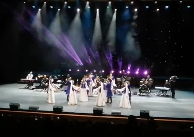 Xalq artisti Ənvər Sadıqov ilk böyük solo konserti ilə çıxış edib.