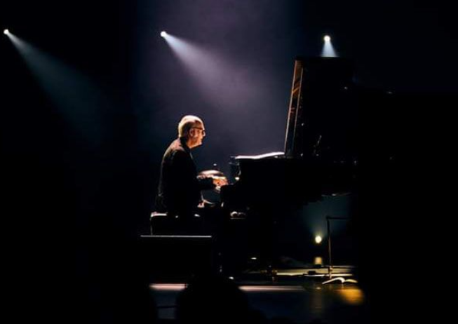 Dünya şöhrətli italiyalı bəstəkar Ludovico Einaudi Heydər Əliyev Sarayında pərəstişkarları ilə görüşüb.