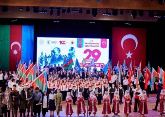 Oktyabrın 28-da Heydər Əliyev Sarayında Bakı Türk Təhsil Qurumlarının iştirakı ilə Cumhuriyətin 100 ili bayramı möhtəşəm tədbir proqramı ilə keçirilmişdir.
