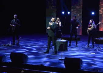 Yanvarın 14-də Heydər Əliyev Sarayında məşhur türk ifaçısı Rafet El Roman konsert proqramı ilə çıxış edib.